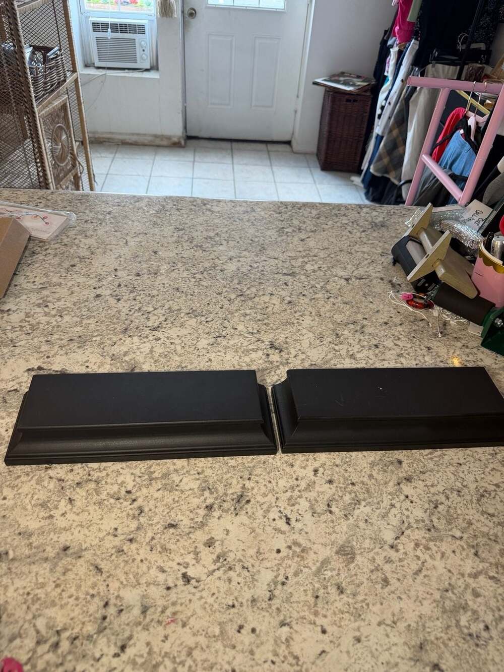 Black Resin Floating Shelf Moulding Profile Traditional Style